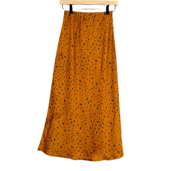 J.O.A Animal Print Midi Skirt in Bronze Dot Size Small - Picture 5 of 11